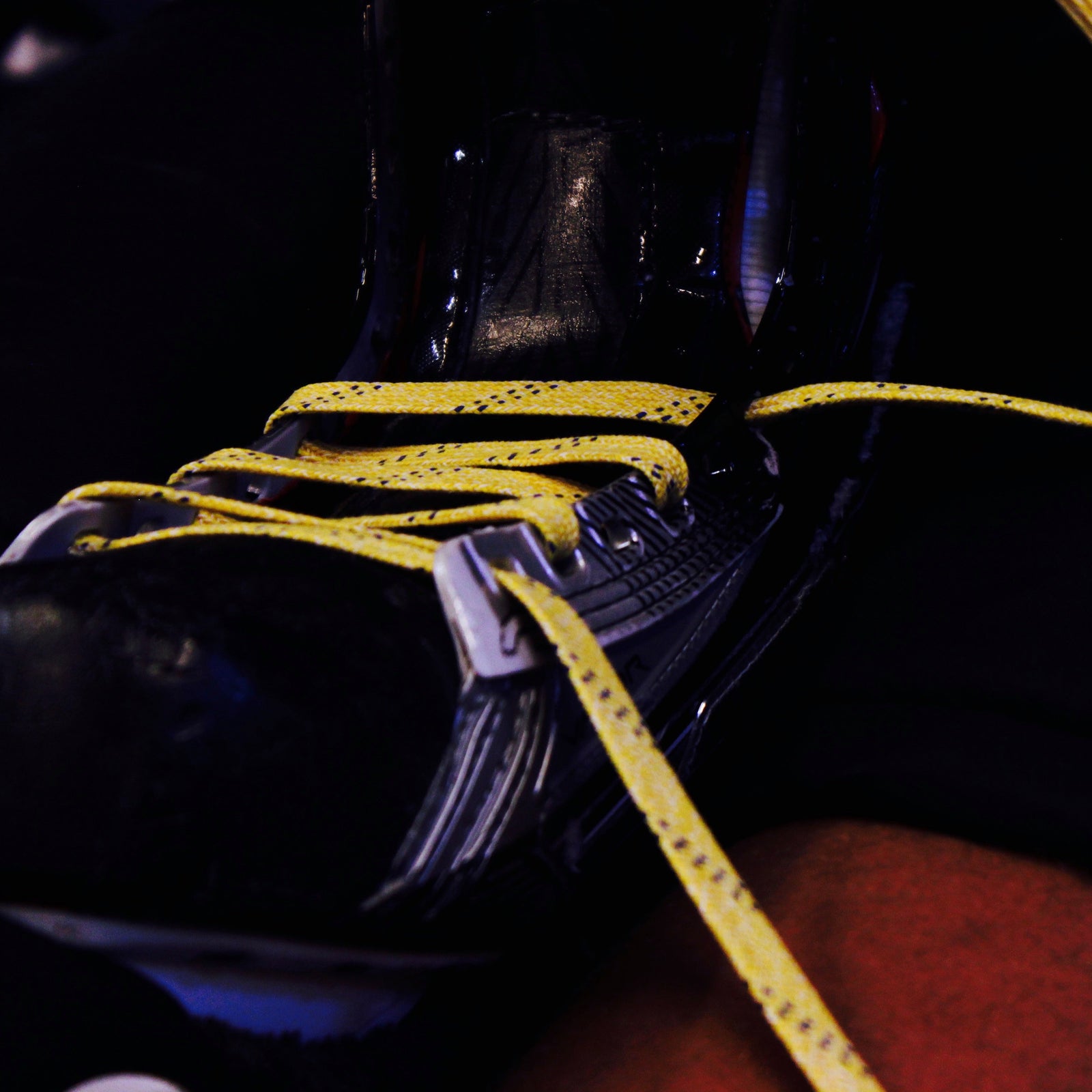 Yellow cloth laces